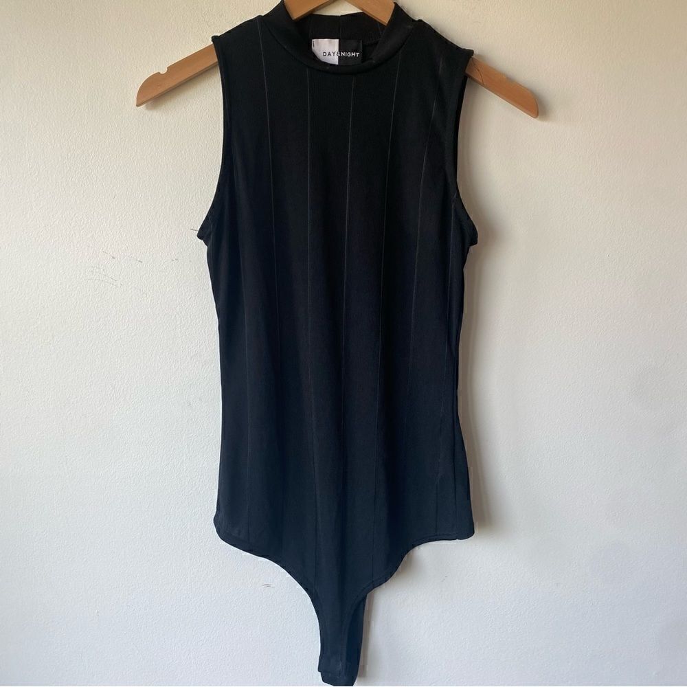 Day & Night sleeveless high neck black bodysuit medium